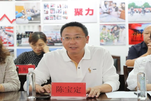 1762399585749114.jpg 领导.jpg